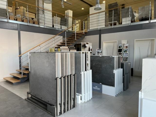 Faut-il opter pour la vente de carrelage en magasin à SOLGNE ?